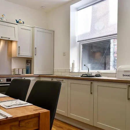 The Bungalow - Uk30376 *